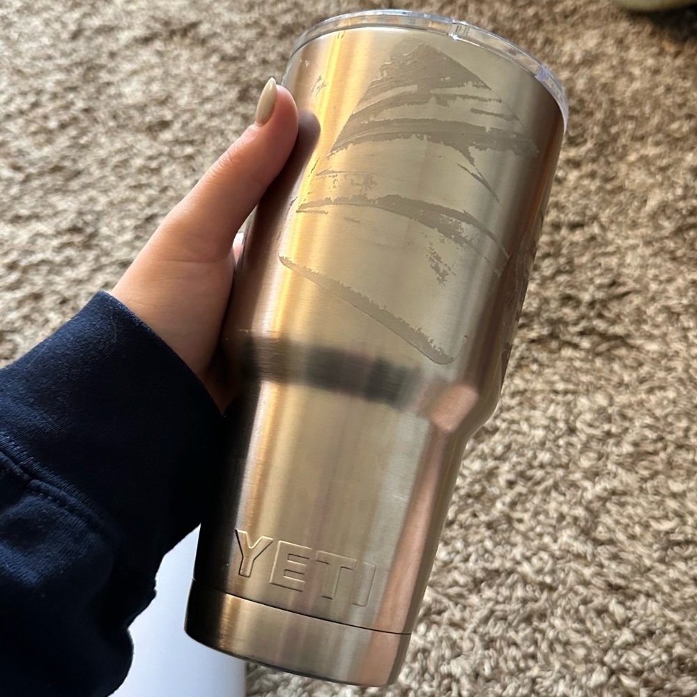SILVER YETI RAMBLER